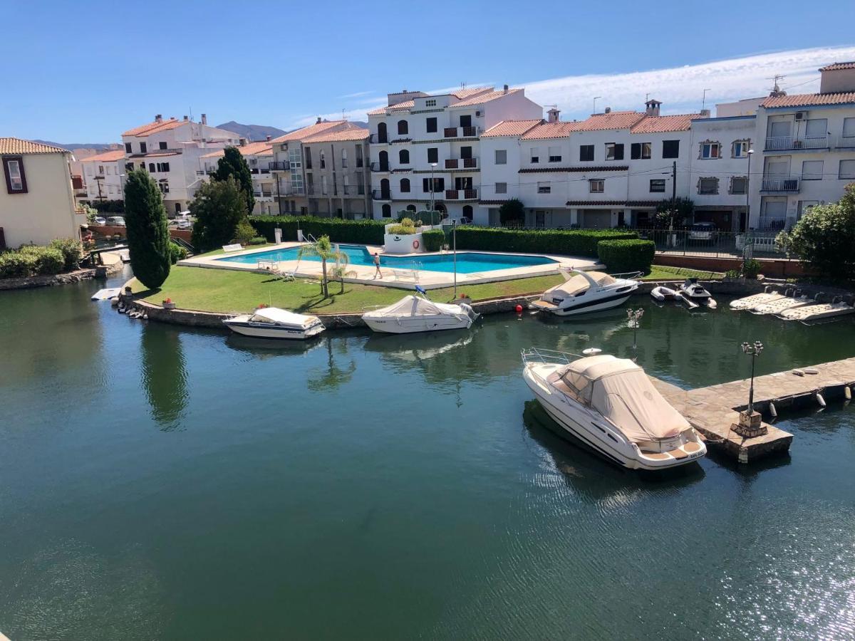 Port Sotavent 2C - Apartamento En La Marina De Empuriabrava - Piscina Comunitaria, - Parking - Vistas Al Canal - Cerca Centro Y Playa Exterior foto